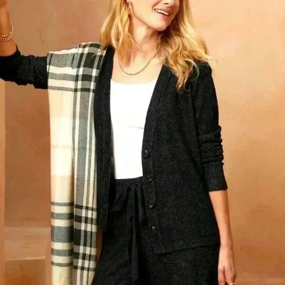 Banana Republic Brushed Marled Cardigan - Picture 15 of 15